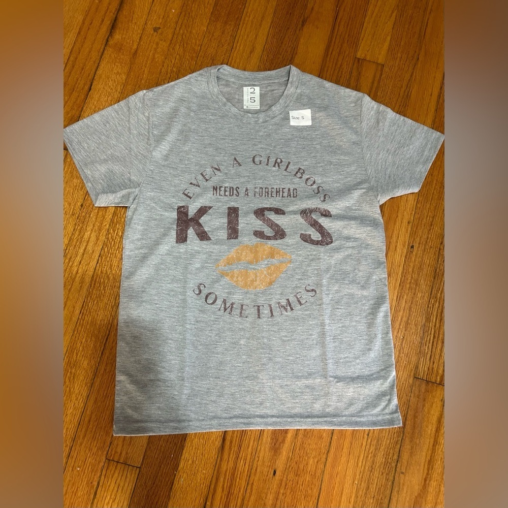 Two To Five Even a girlboss needs a kiss on the forehead Size Small